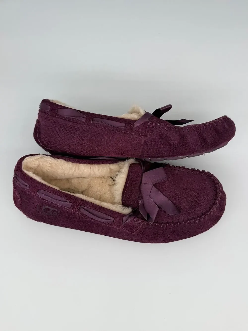 UGG purple suede bow dakota moccasin slipper size 10